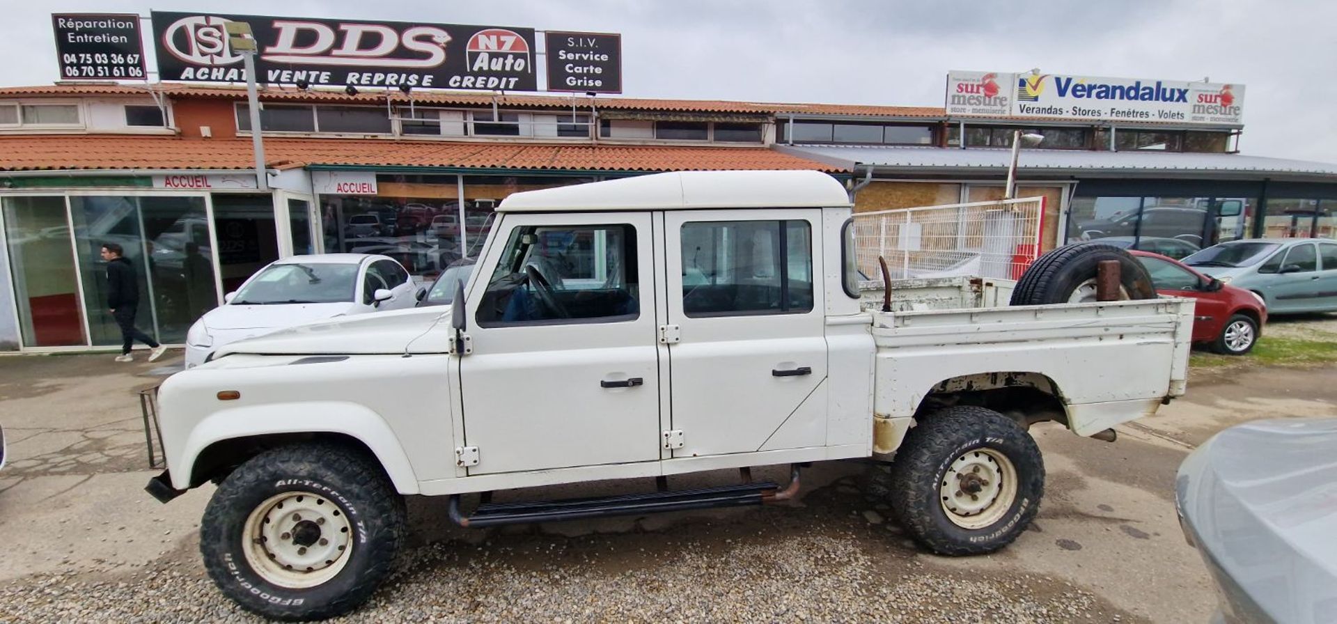 LAND ROVER DEFENDER IV PLATEAU DOUBLE CABINE