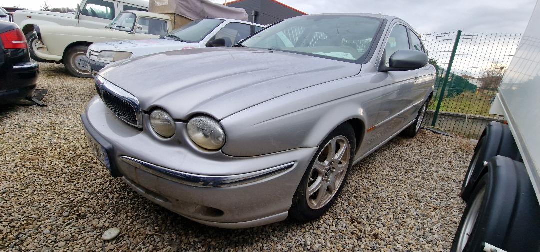 JAGUAR X TYPE - V6 2.1 L cuir POUR PIECES 154 CV