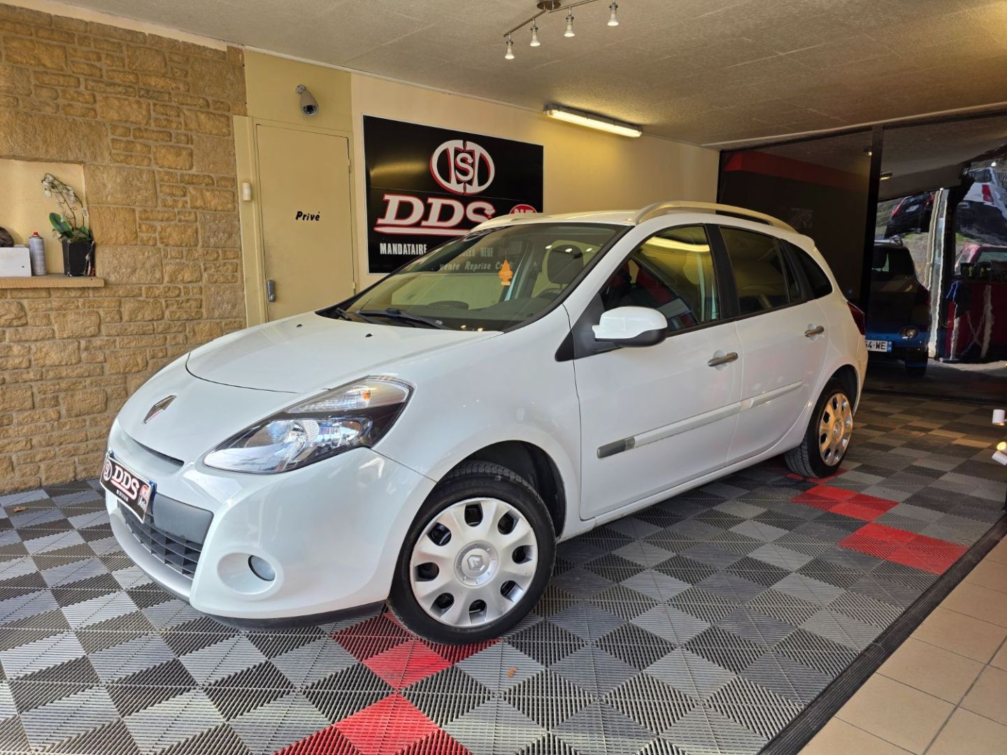 RENAULT CLIO III - CLIM CLIM DISTRI NEUVE DYNAMIQUE (2011)