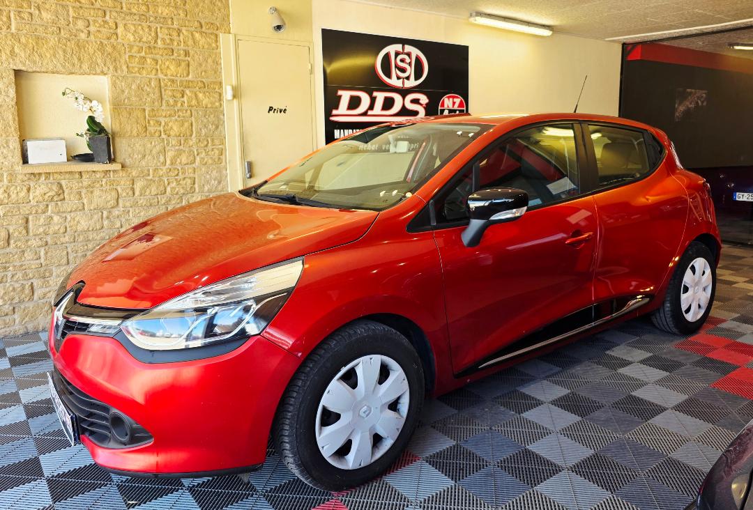 RENAULT CLIO IV - 1.2 I 75CV GPS CLIM REGUL DISTRI NEUVE (2013)