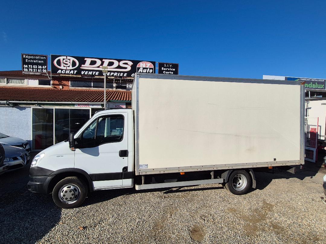 IVECO DAILY - 35C13 CAISSE 20 M2 11998€ TTC (2013)