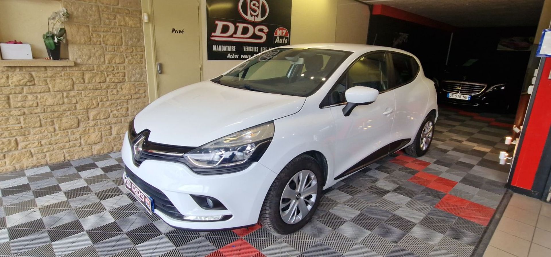 RENAULT CLIO - 5 PLACES (2014)