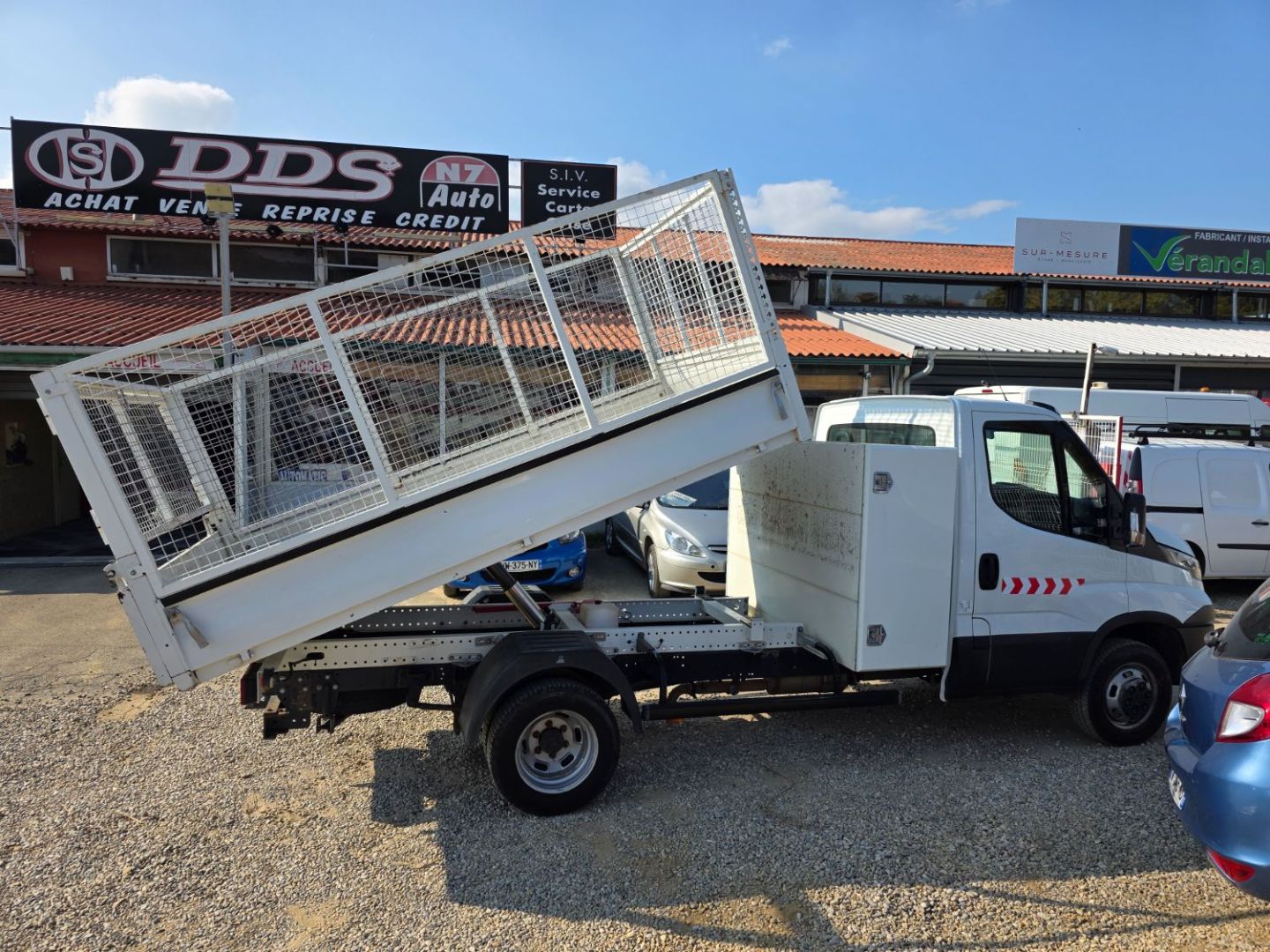 IVECO DAILY 180 CH - 3.0 REHAUSSE RIDELLE COFFRE (2017)