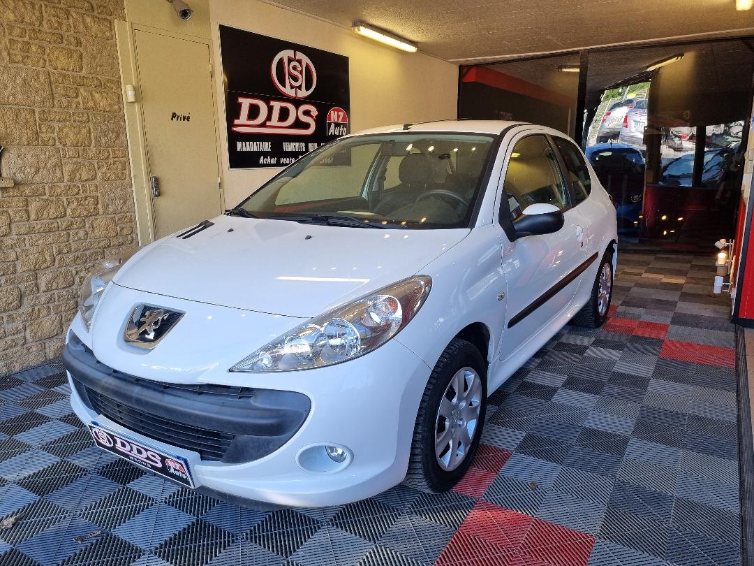 PEUGEOT 206+ - 1.4 L CLIM DISTRI VIDANGE PNEUS NEUF (2009)