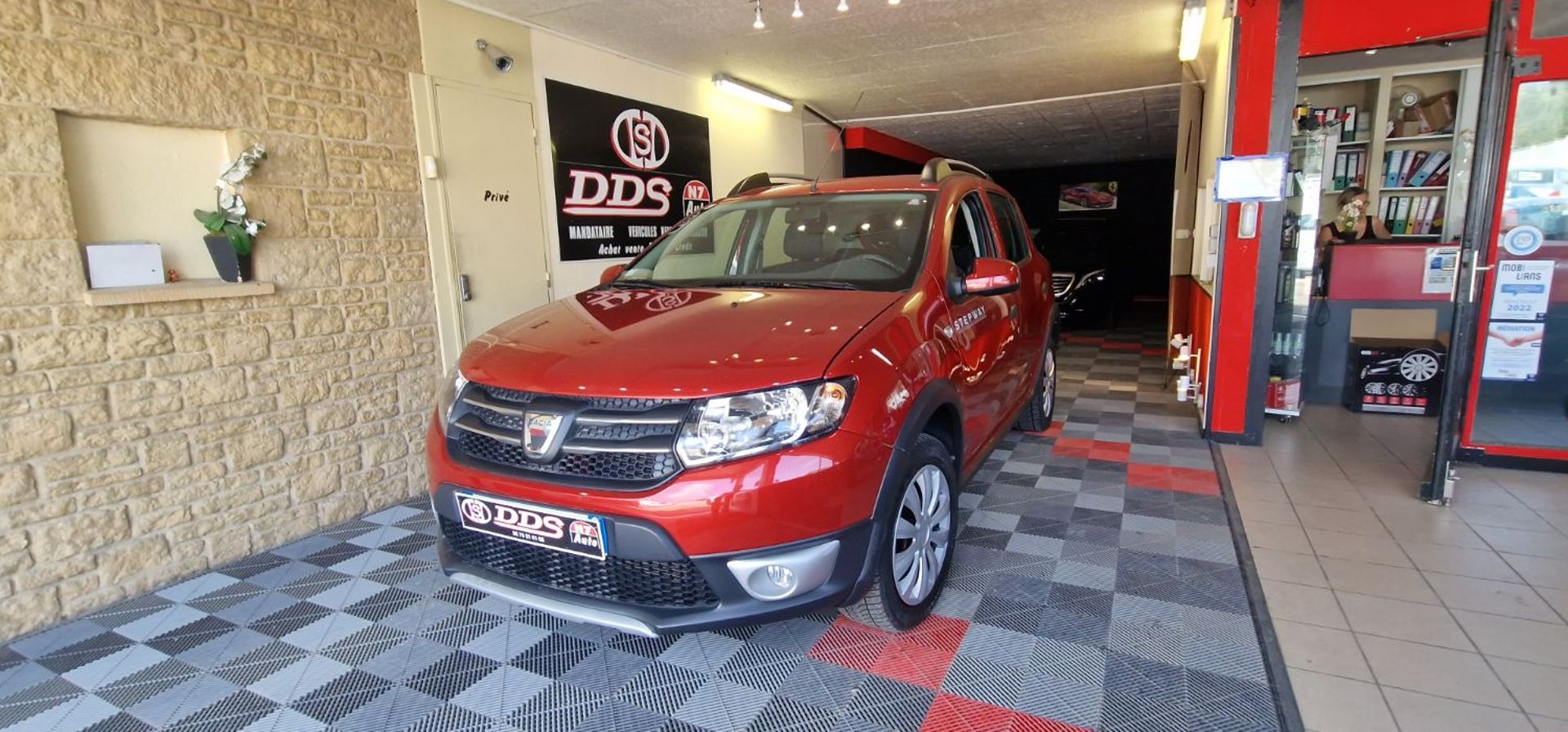 DACIA SANDERO - STEEPWAY 90 PRESTIGE GPS CLIM REGUL RADAR (2014)