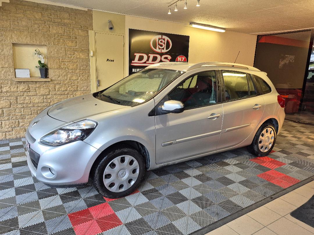 RENAULT CLIO III - 1.2 L GPS CLIM REGUL DISTRI NEUVE (2012)