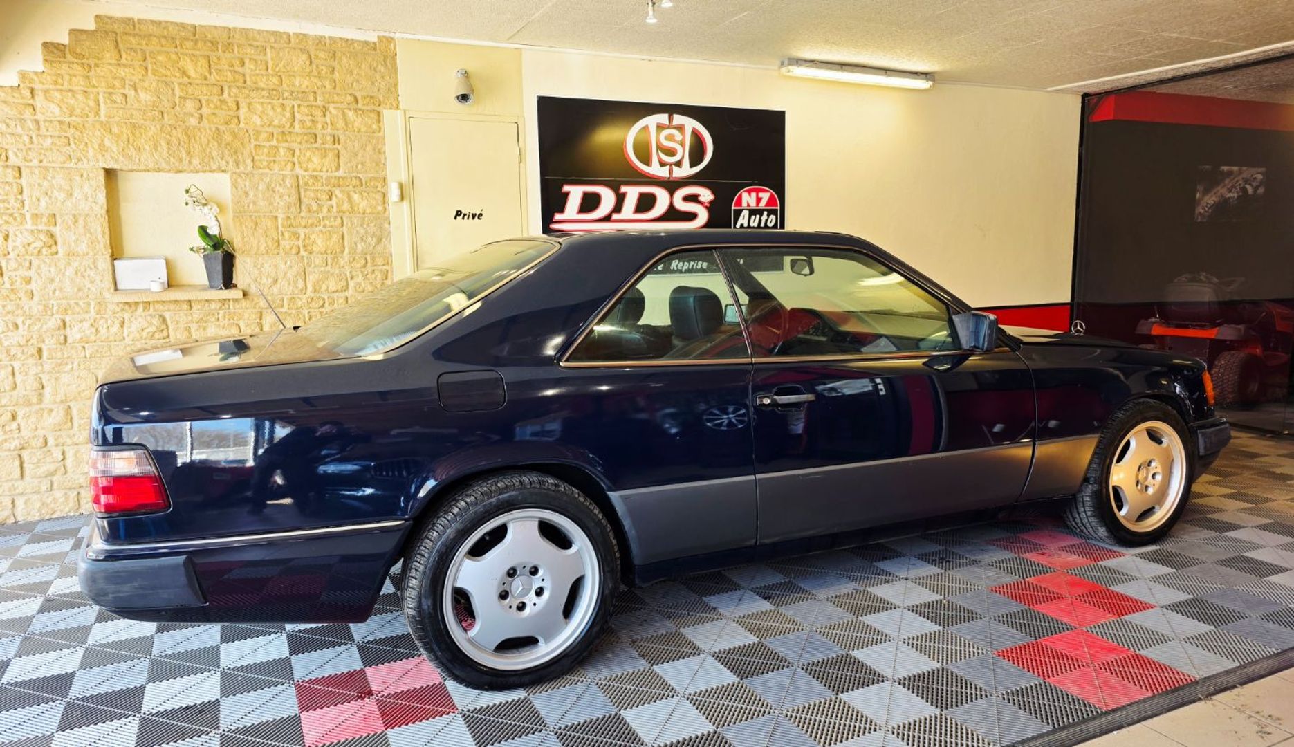 MERCEDES-BENZ 300 CE C124 - 12V EN L ETAT ROULANTE (1990)