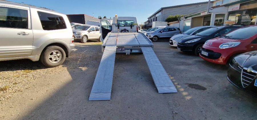 RENAULT MASTER - 170 CV DEPANNEUSE PLATEAU FIXE CLIM REGUL