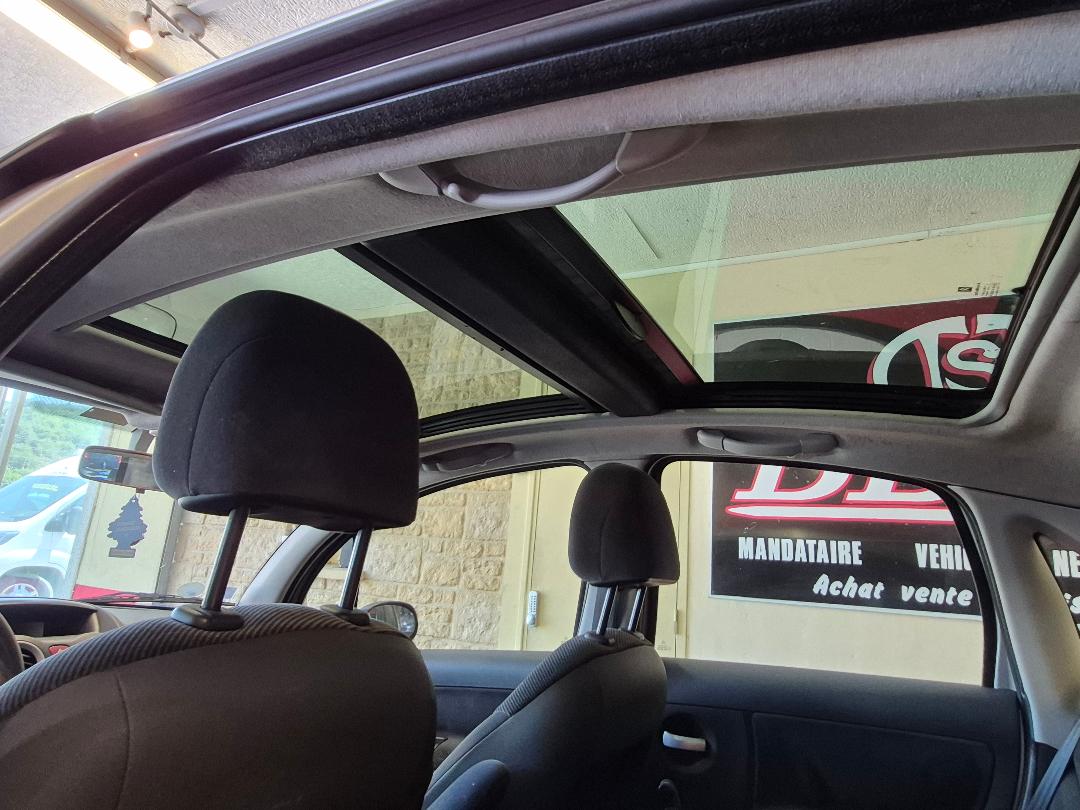 CITROEN C3 - 1.4 L 75 CH CLIM TOIT PANO CT OK