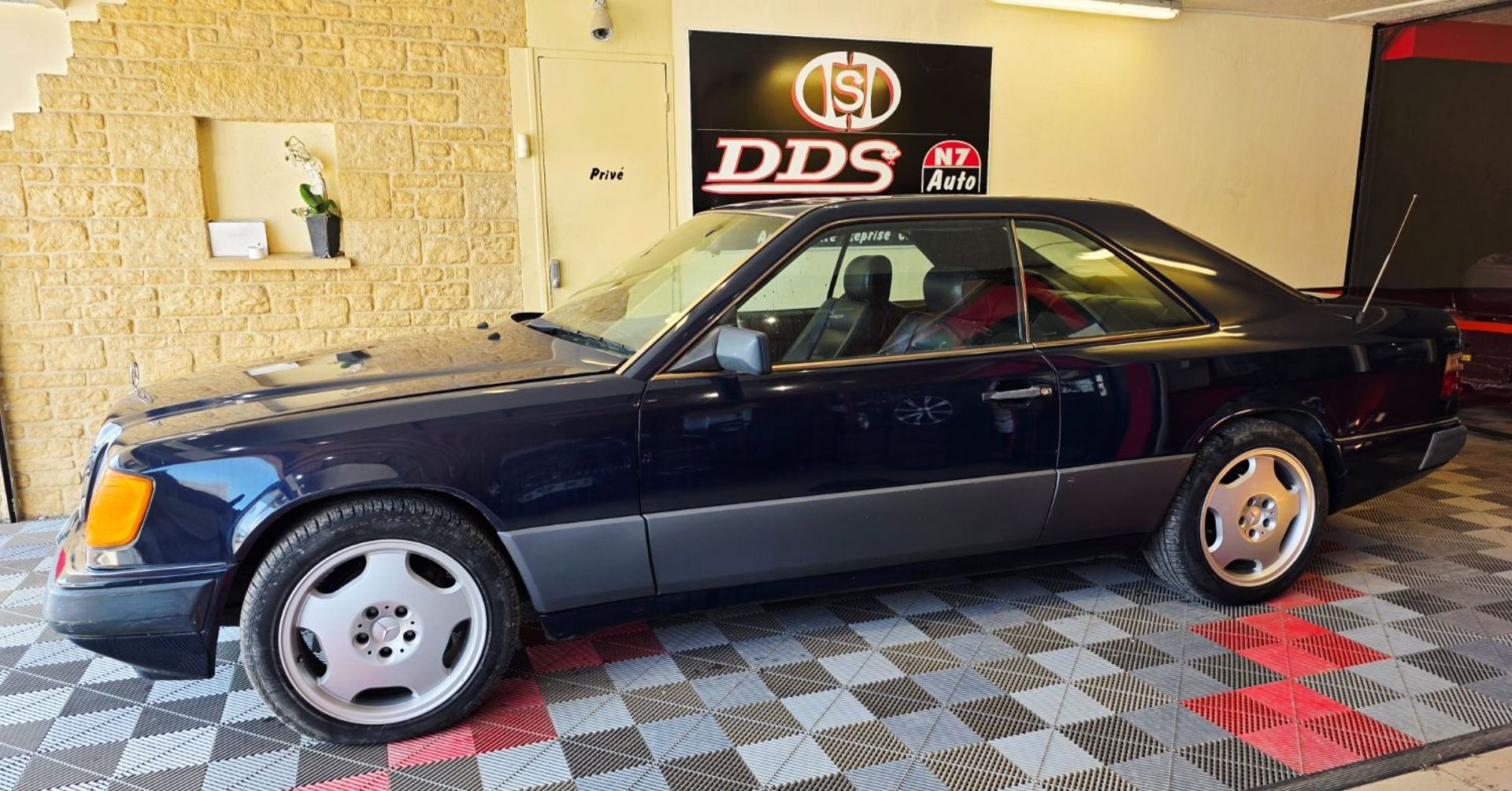 MERCEDES-BENZ 300 CE C124 - 12V EN L ETAT ROULANTE