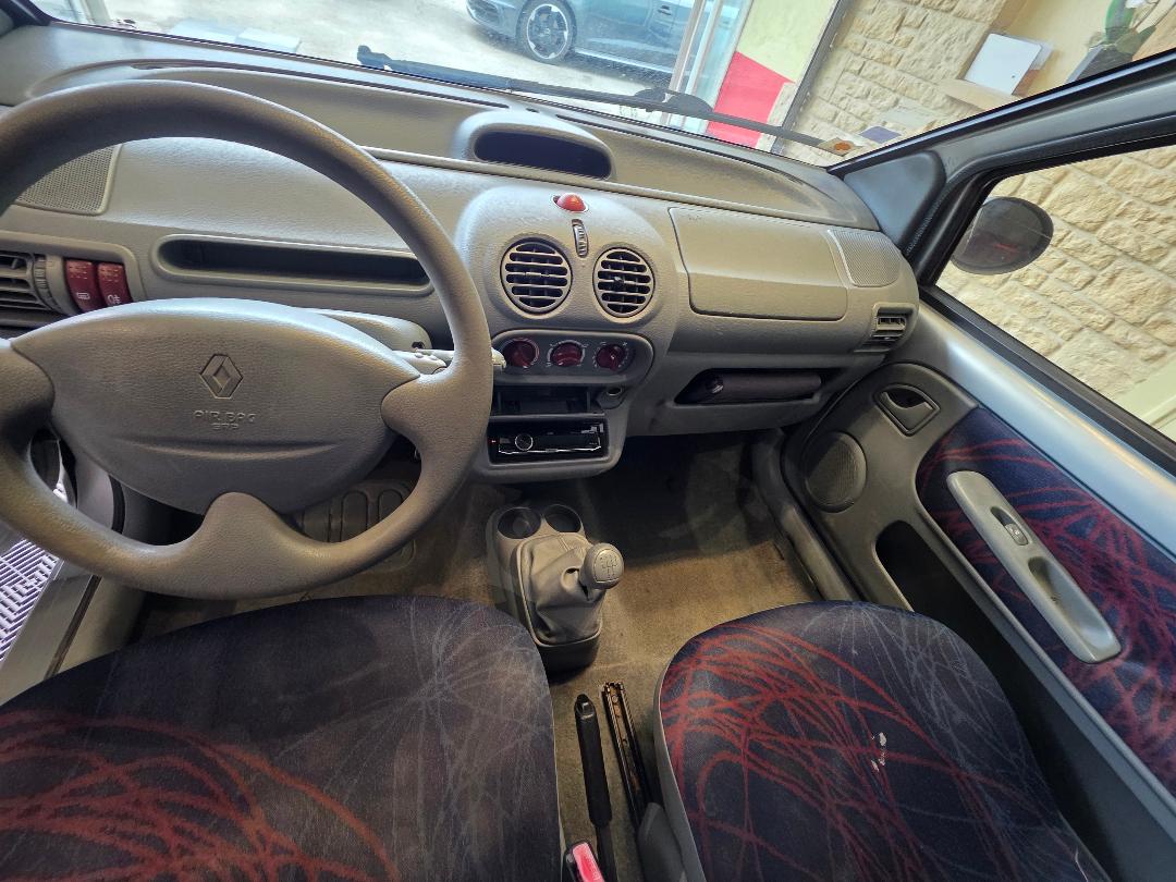 RENAULT TWINGO I - 1.2i 75 CV DISTRI NEUVE CT OK