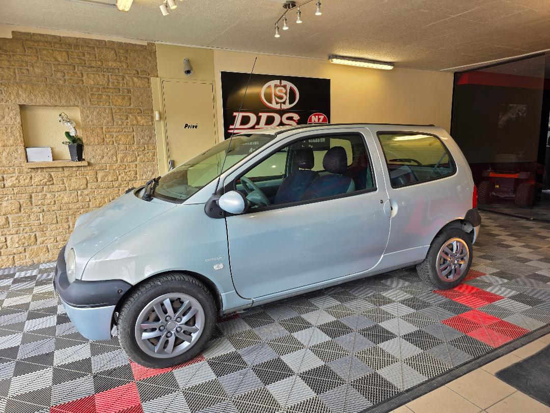 RENAULT TWINGO I - 1.2i 75 CV DISTRI NEUVE CT OK
