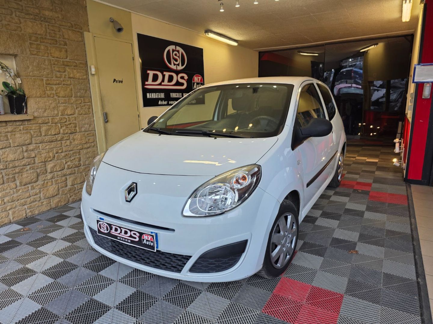 RENAULT TWINGO II - 1.2 L 58 CV AUTHENTIQUE C T OK