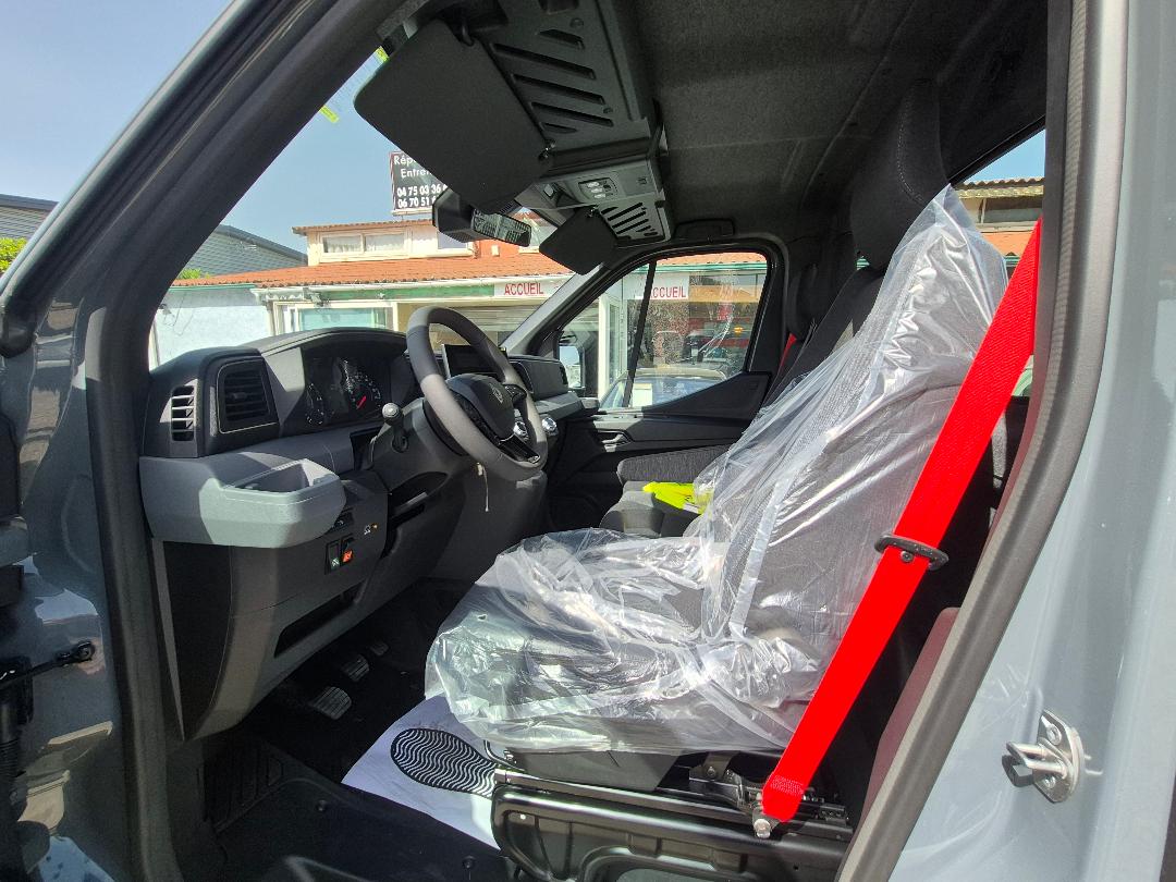 RENAULT MASTER - 170 CV DEPANNEUSE PLATEAU FIXE CLIM REGUL