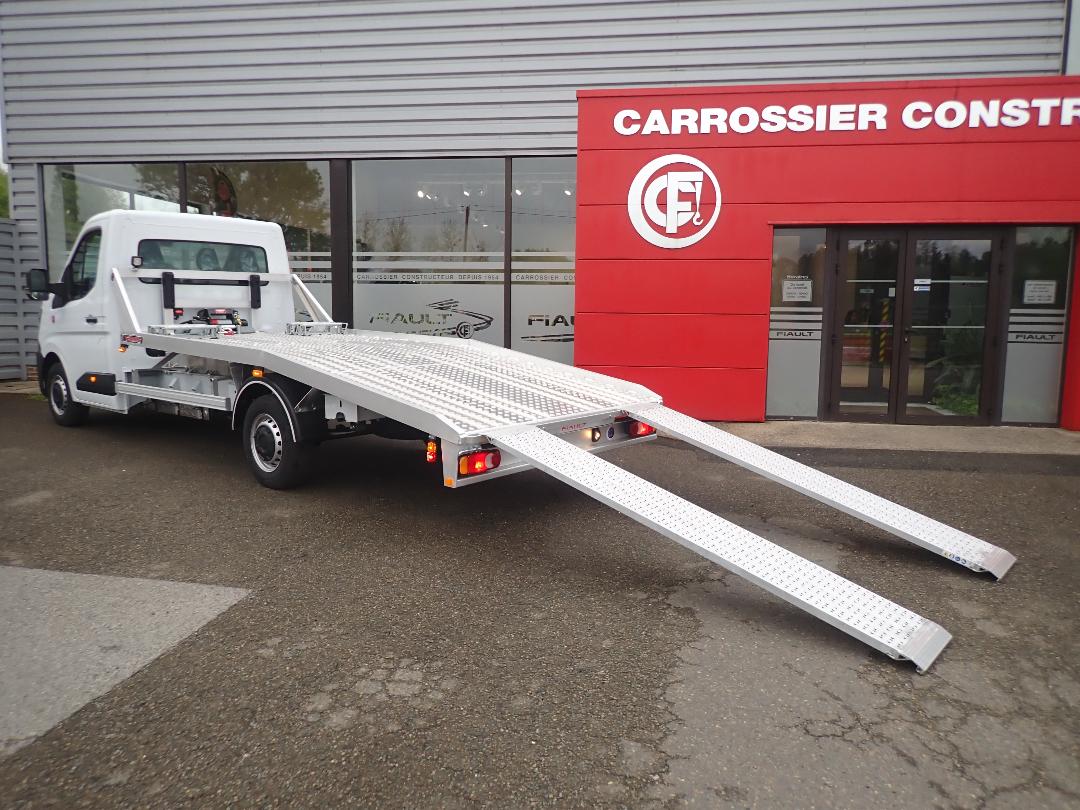 RENAULT MASTER - 170 CV DEPANNEUSE PLATEAU FIXE CLIM REGUL