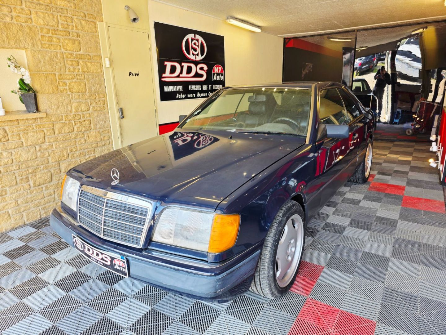 MERCEDES-BENZ 300 CE C124 - 12V EN L ETAT ROULANTE