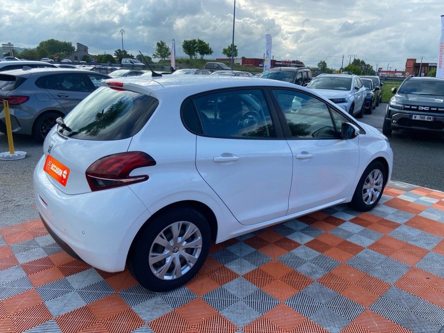 PEUGEOT 208 - PureTech 82 ACTIVE Business GPS Radar Anti-Brouillards