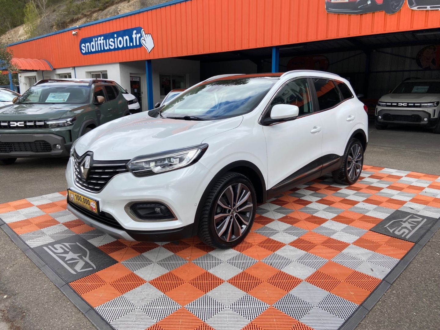 RENAULT KADJAR - BlueDCi 115 EDC INTENS GPS Caméra TOIT PANO