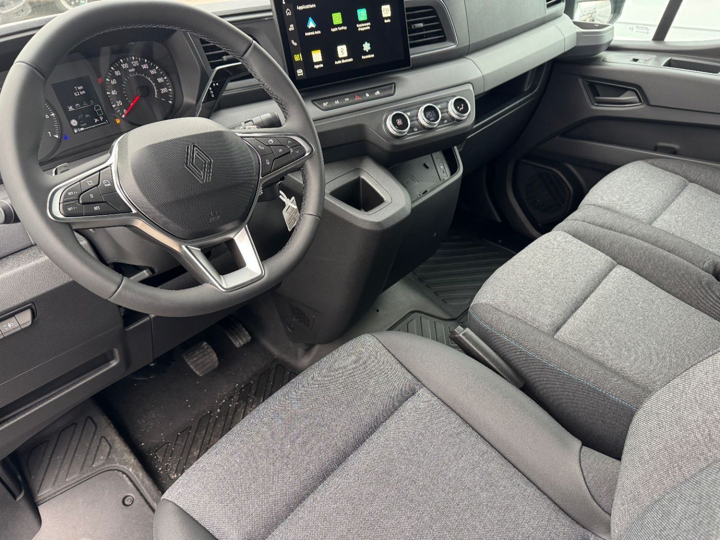 RENAULT MASTER VAN TRAC 3T5 L2H2 BLUE DCI 170 AUTO